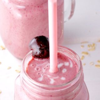 Nutritious Vanilla Bean Kefir Smoothie with Cherries & Figs is a healthy delicious drink perfect for breakfast, lunch, post workout, or even "on the run". | homemadeandyummy.com