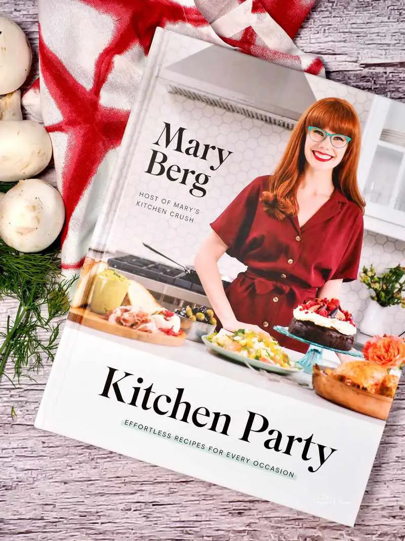  Kitchen Party cookbook by Mary Berg.