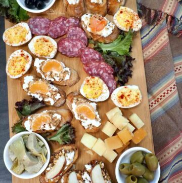 Easy Crostini Platter with a selection of appetizers.