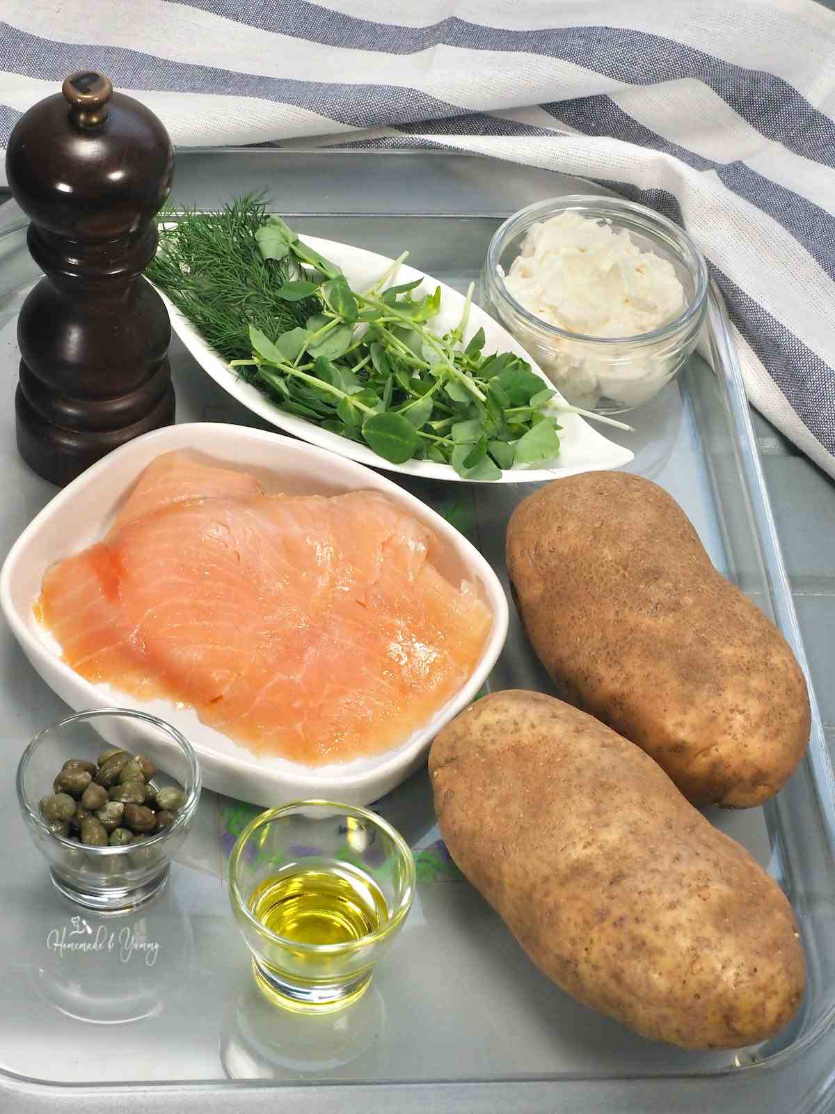 Ingredients for this baked potato with smoked salmon recipe.