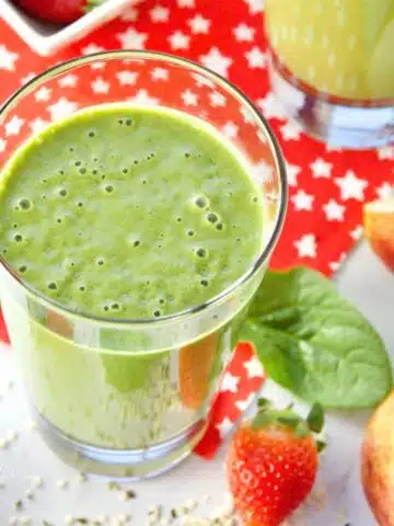 Hemp heart green smoothie in a glass.