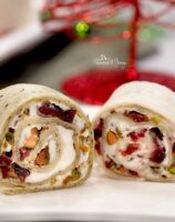 Holiday pinwheels with cream cheese and holiday flavours.