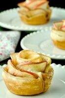 Elegant apple roses made with puff pastry.